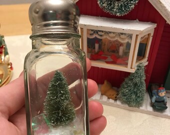 Christmas Cheer Shakers - Small Trees