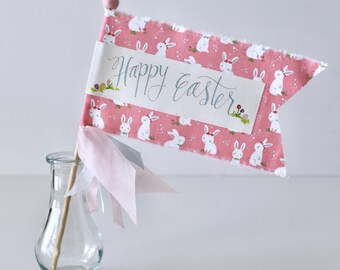 Drapeau de célébration de Joyeuses Pâques Little Winifred Bunny - rose pâle