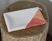 Hand pouch / / white, salmon and pink, red / / dot pattern / / design / / chart / / trend
