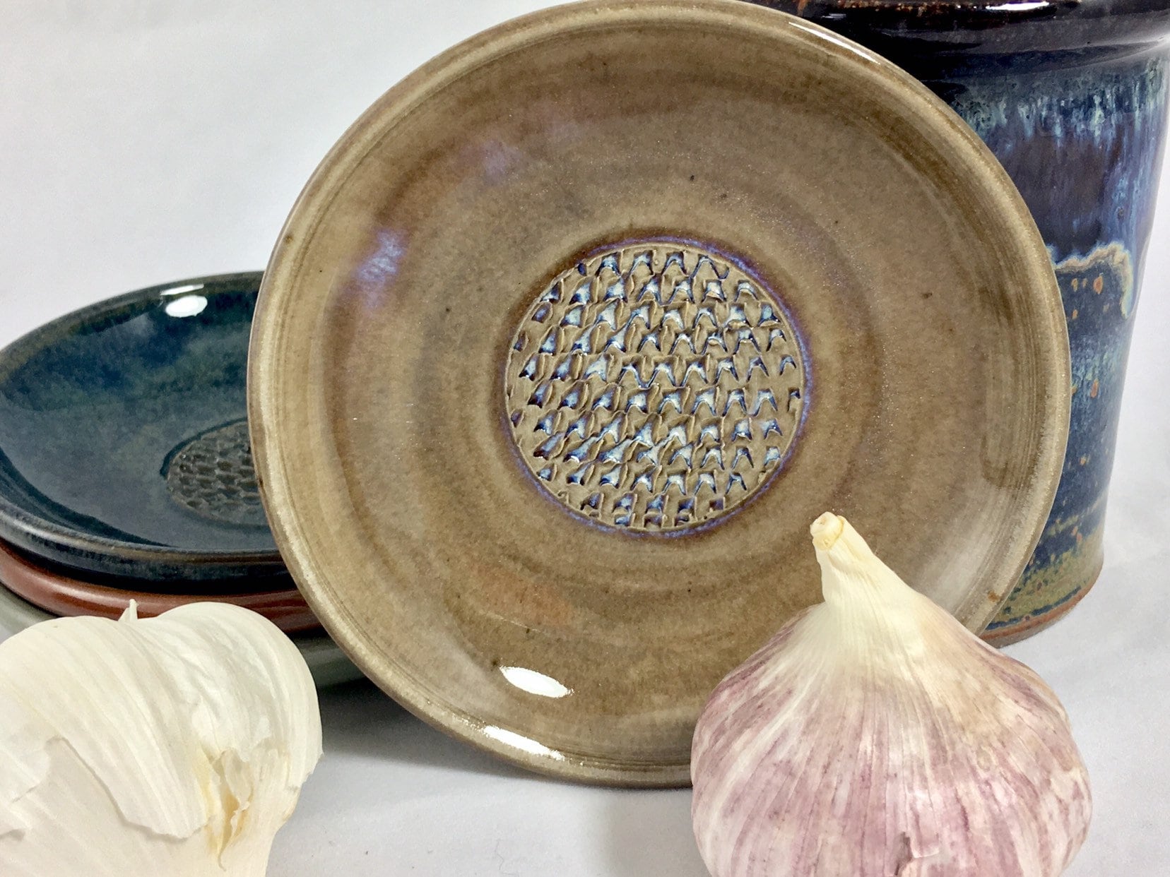 Garlic Grater Plate, Ceramic Garlic or Ginger Mincing Dish, oil and
