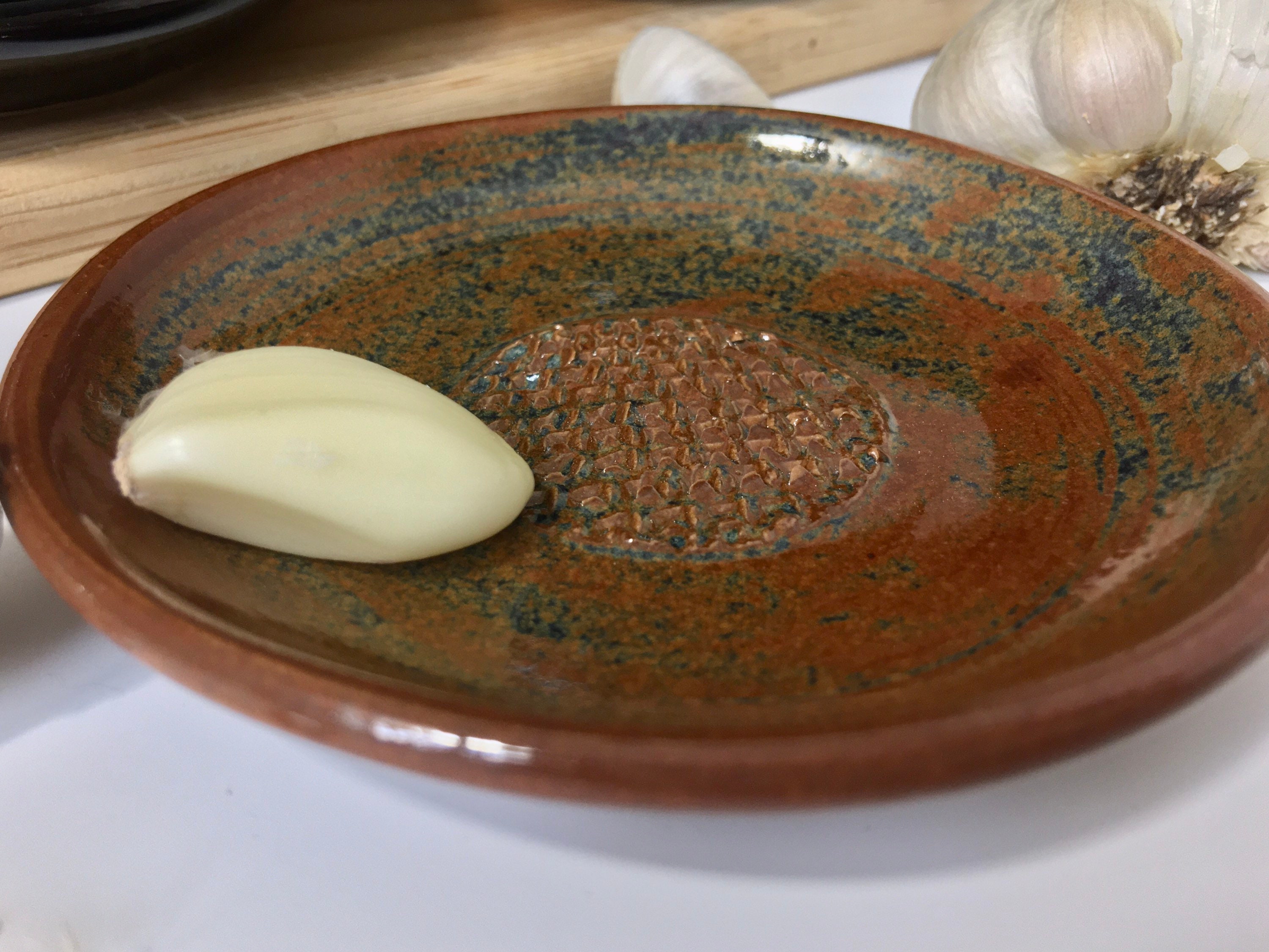 Garlic Grater Plate, Ceramic Garlic or Ginger Mincing Dish, oil and
