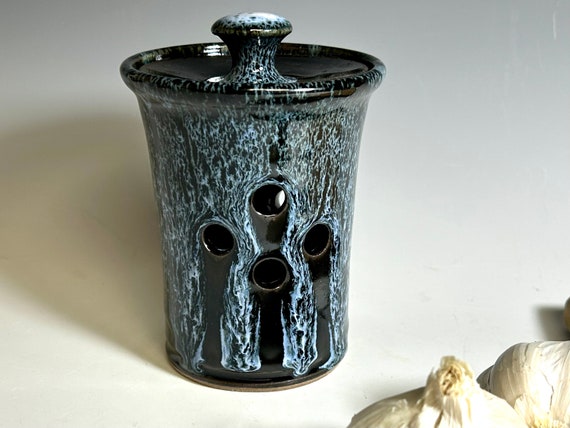 Garlic Cellar Keeper, Keep garlic cool and dry storage jar container, stoneware pottery jar with air vent holes