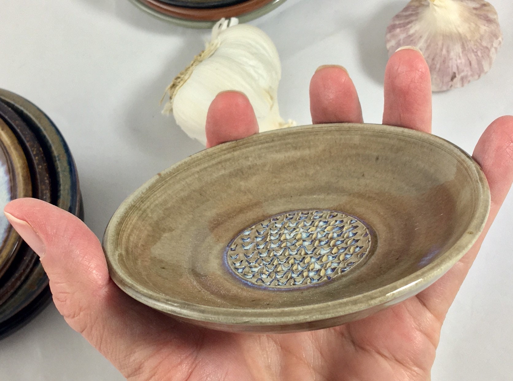 Garlic Grater Plate, Ceramic Garlic or Ginger Mincing Dish, oil and