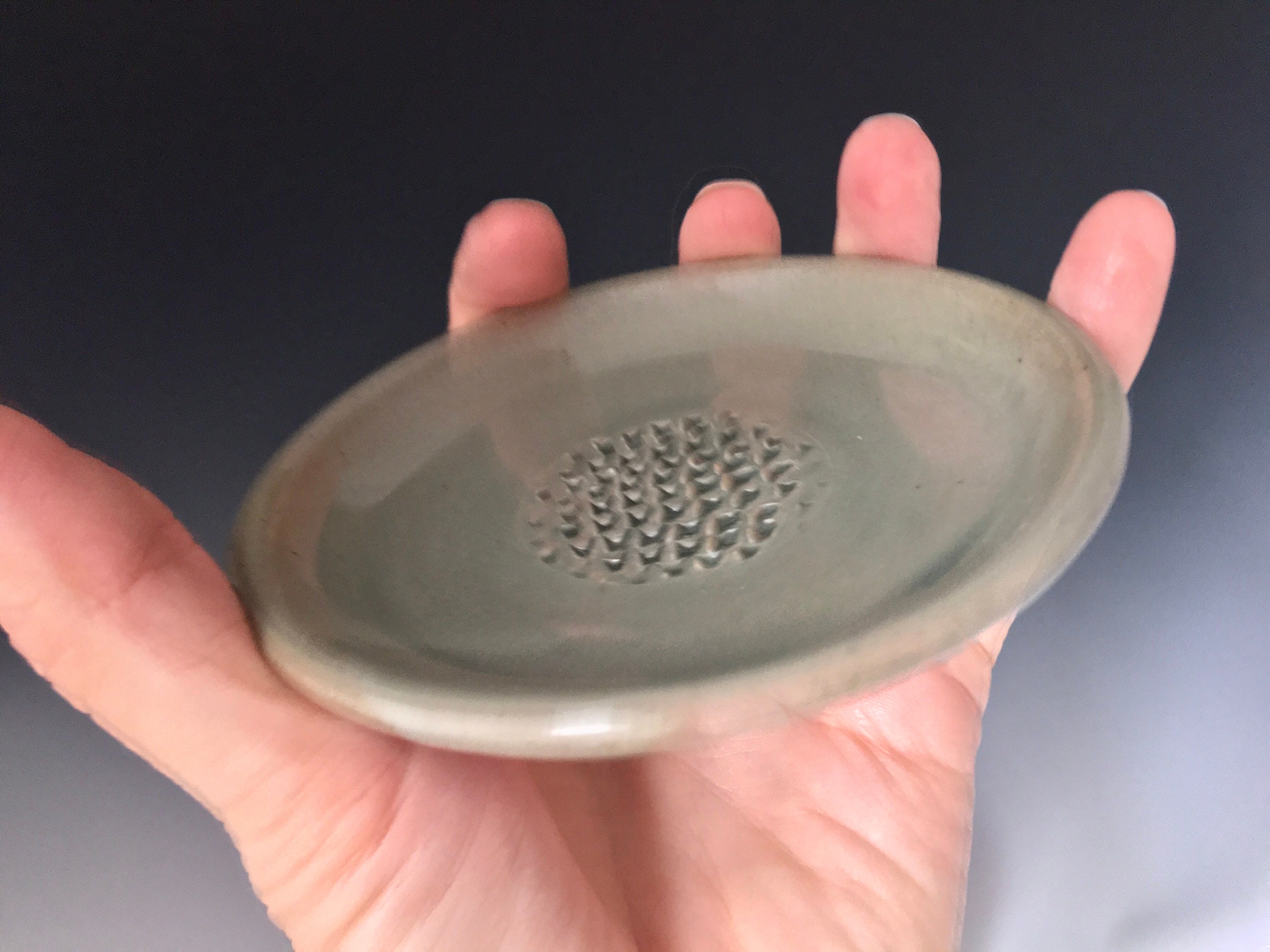 Garlic Grater Plate, Gourmet Ceramic Garlic or Ginger Mincing Dish, oil