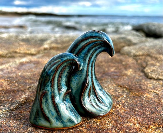 Ocean Wave, salt and pepper shakers, Coastal table accessories, Beach style tablewares, ceramic salt and pepper, handmade pottery