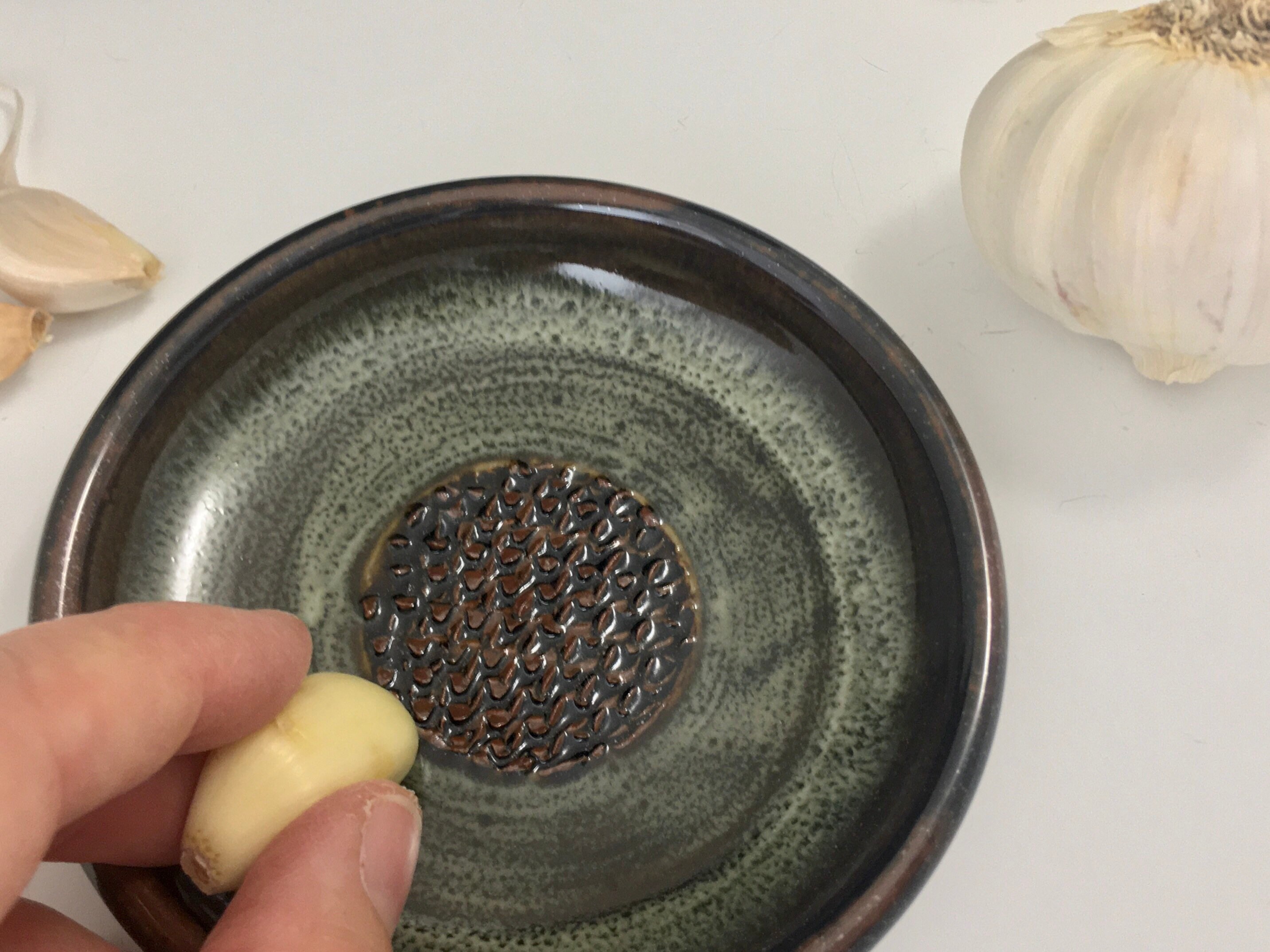 Garlic Grater Plate, Ceramic Garlic or Ginger Mincing Dish, oil and