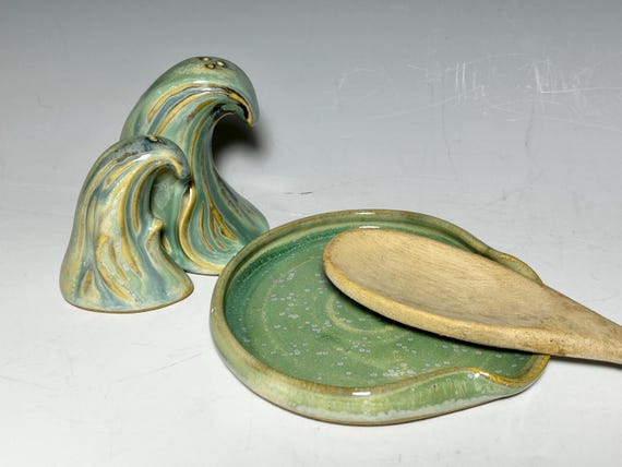 Epic Wave Salt and Pepper Set with Spoon Rest: Seafoam Green