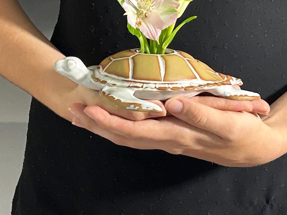 Sea Turtle Vase, ikebana Flower Holder, Handmade Stoneware, Pin Frog, Kenzan
