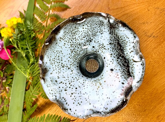 Ikebana Flower Bowl, Japanese Style Floral Arranging Vase, Ceramic Centerpiece, Pin Frog, Kenzan