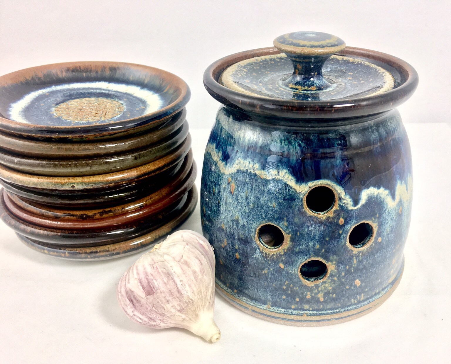 Garlic Cellar Keeper, Keep garlic cool and dry storage jar container