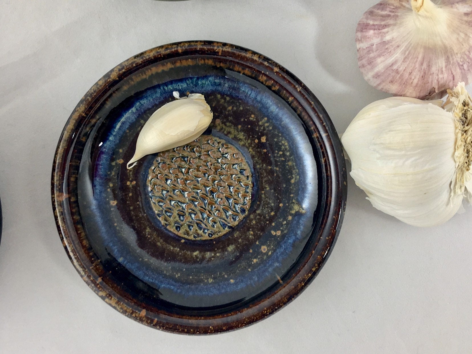 Garlic Grater Plate, Ceramic Garlic or Ginger Mincing Dish, oil and