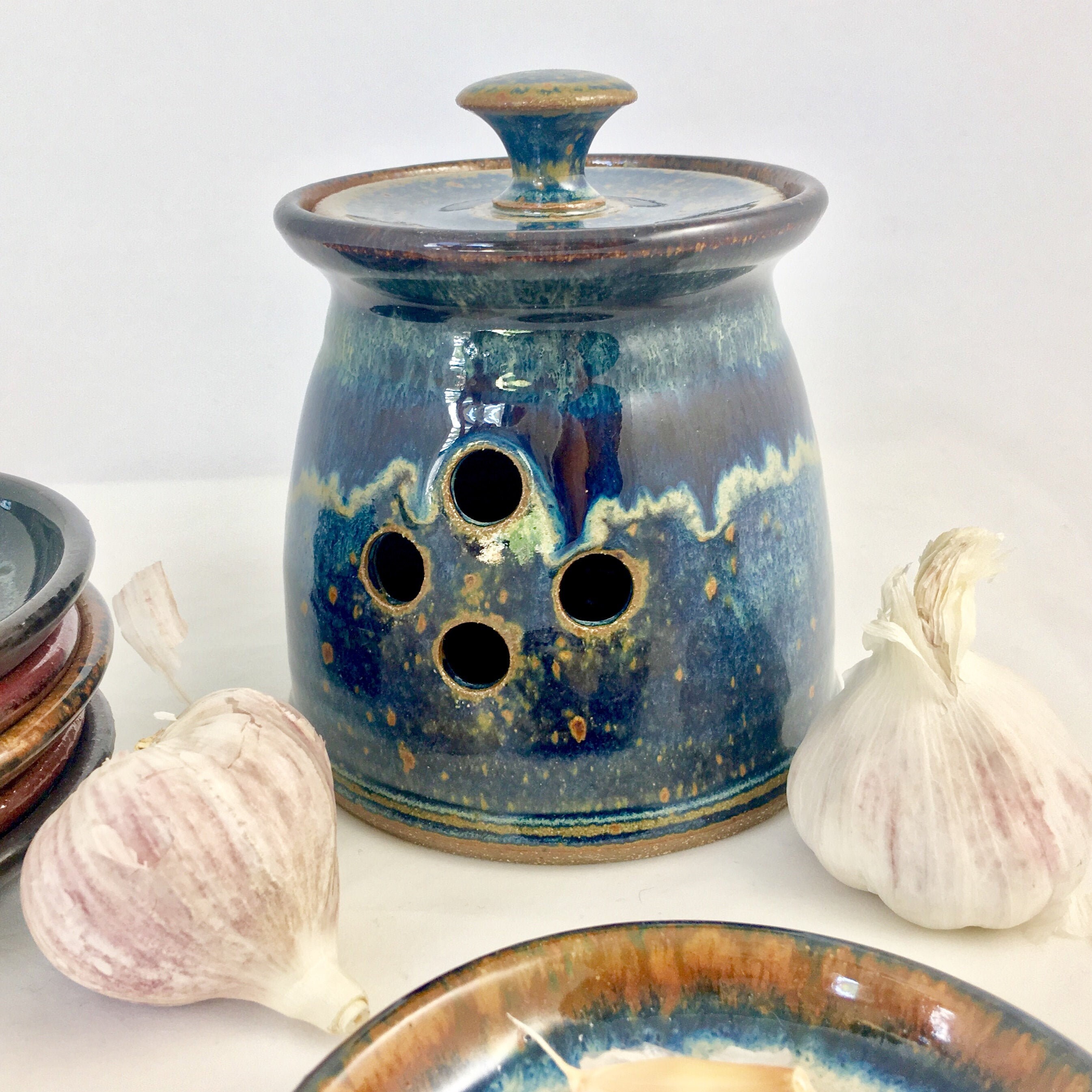 Garlic Cellar / Storage Jar/ Keeper