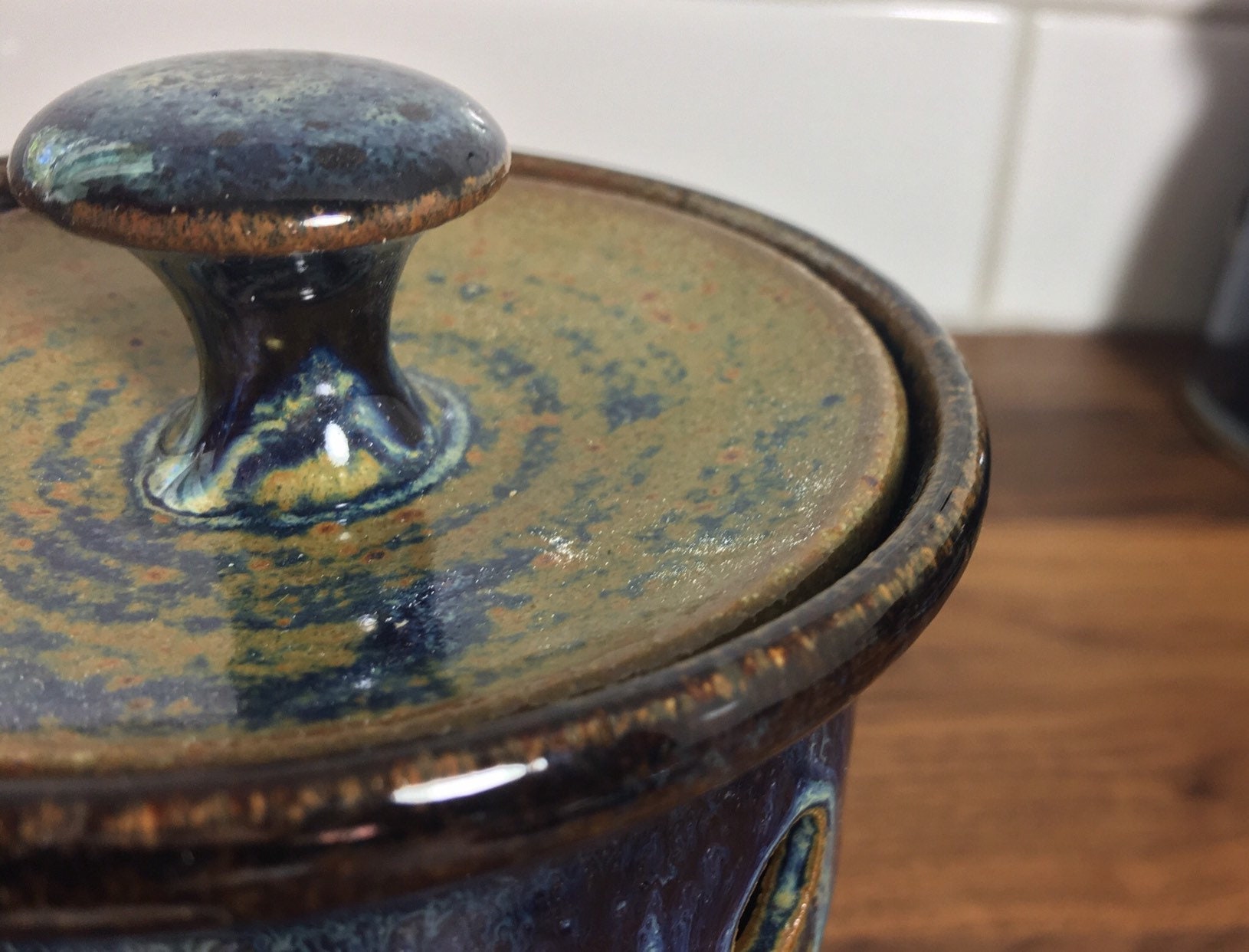 Garlic Cellar Keeper, Keep garlic cool and dry storage jar container