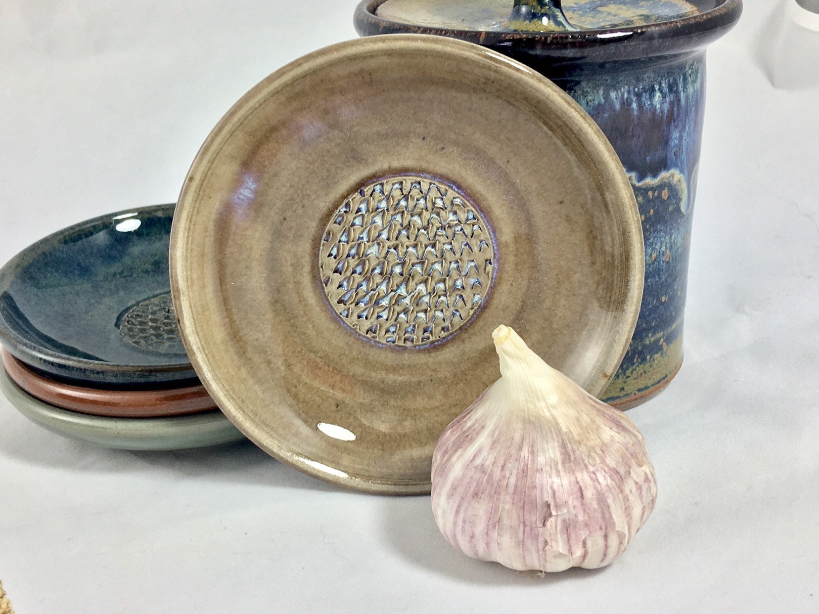 Garlic Grater Plate, Ceramic Garlic or Ginger Mincing Dish, oil and