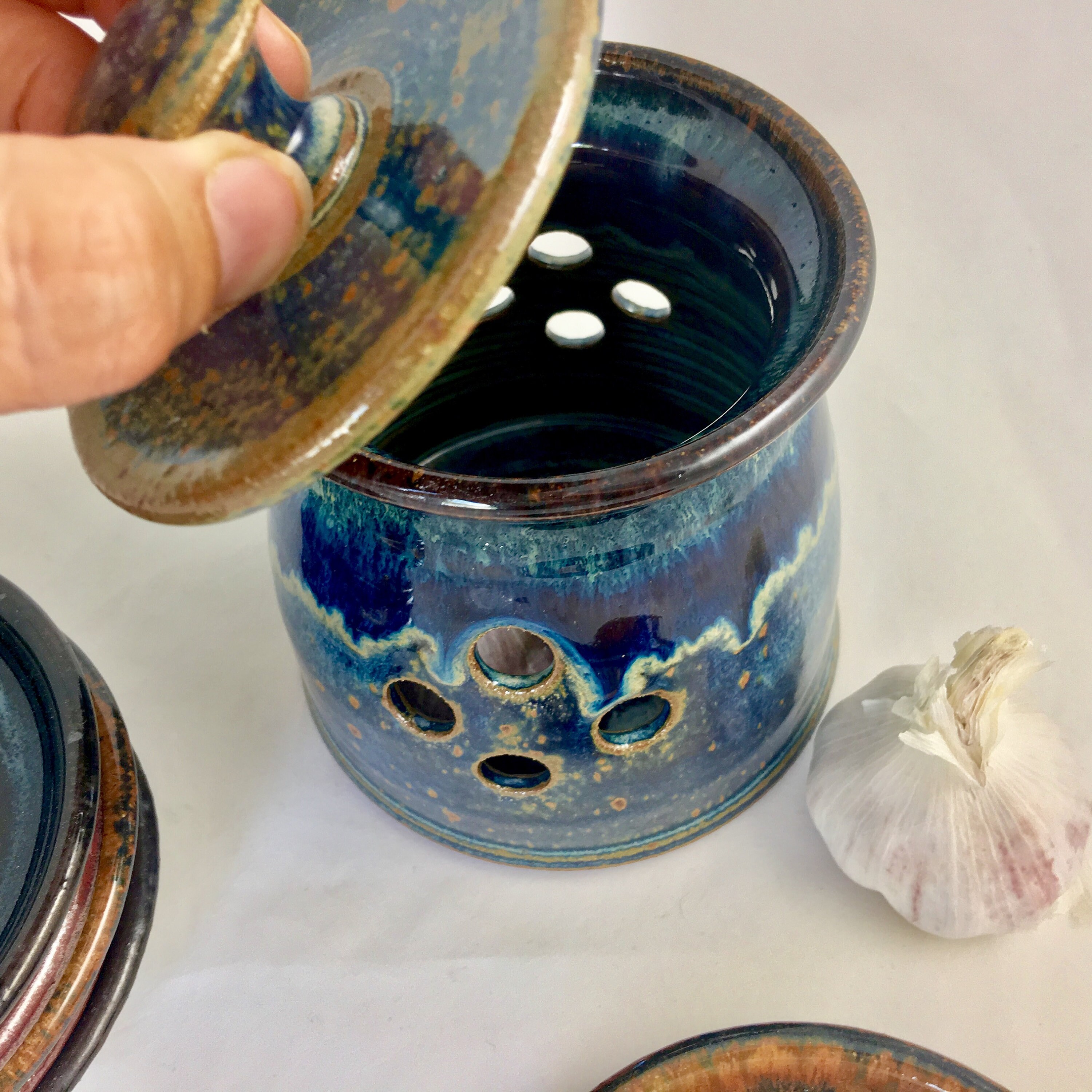 Garlic Cellar / Storage Jar/ Keeper