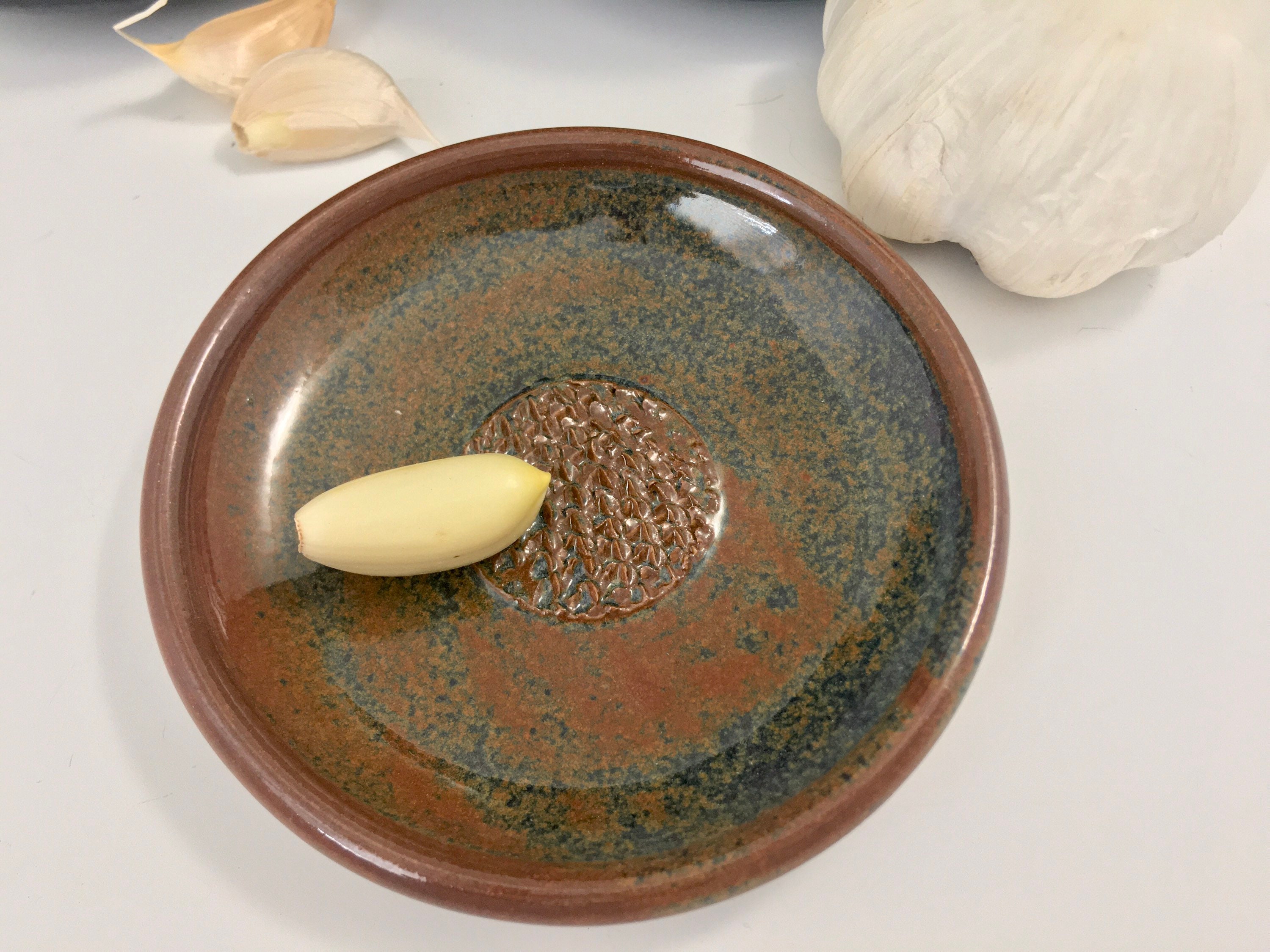 Garlic Grater Plate, Ceramic Garlic or Ginger Mincing Dish, oil and