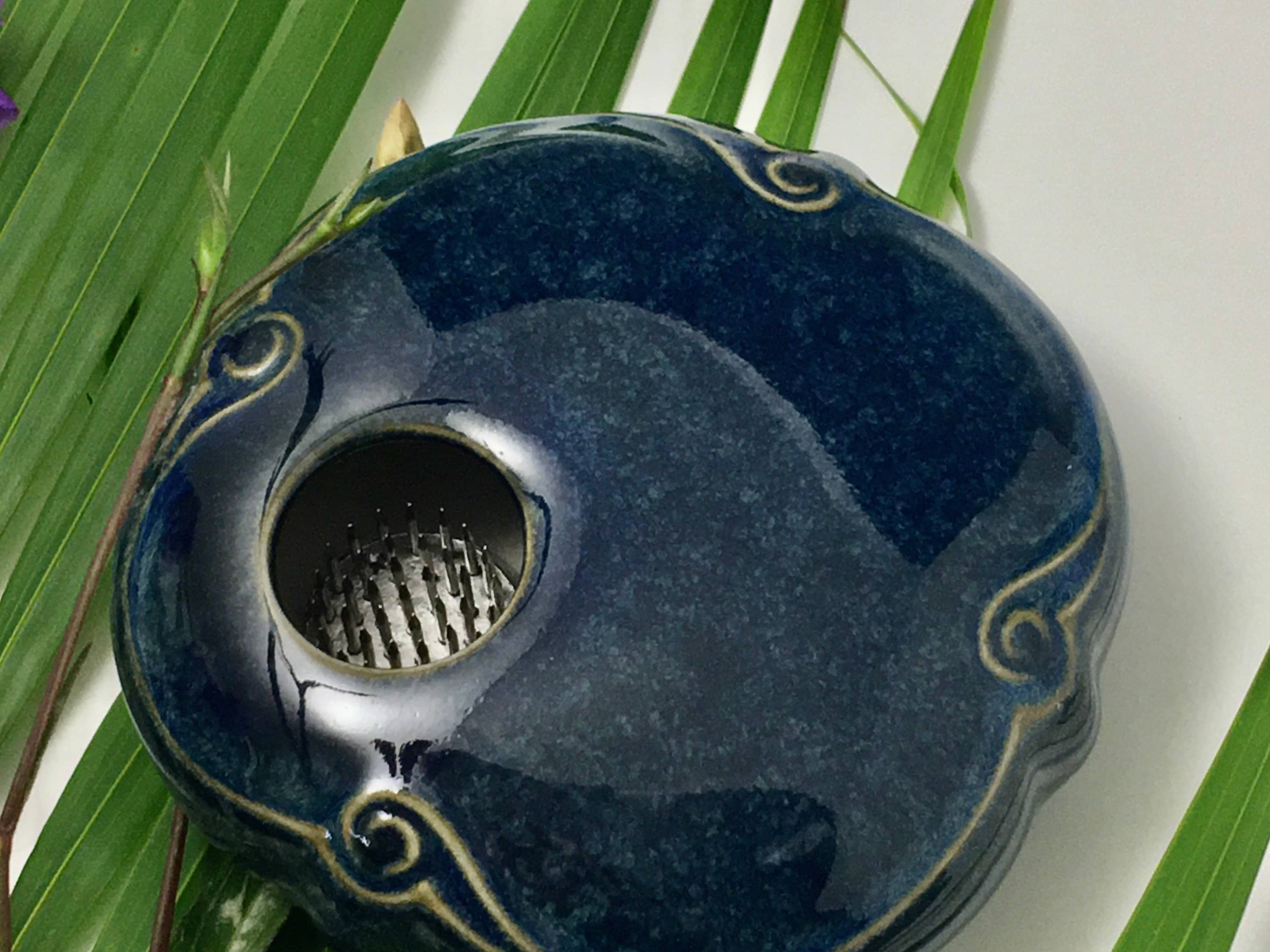 Flower vase, Pin Frog, Ikebana, Japanese flower arranging, porcelain