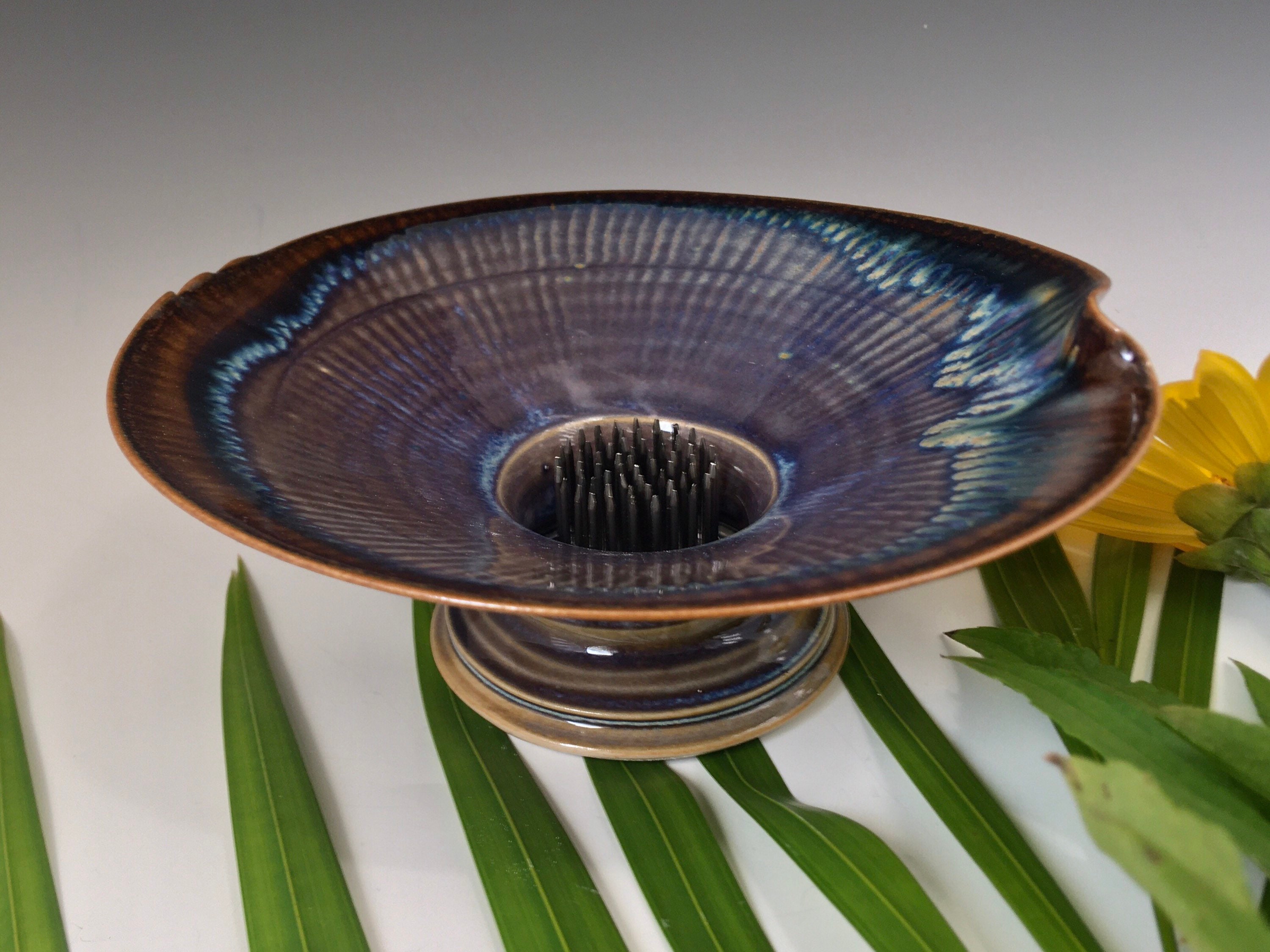 Ikebana vase with Pin Frog, Japanese Style Flower Arranging Vase