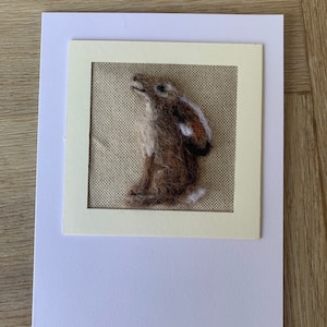 Nadel gefilzter Mond guckender Hase Karte.