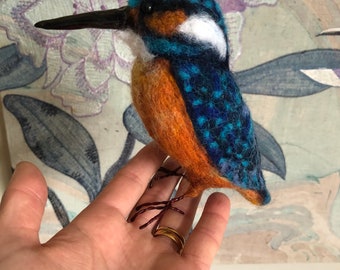 Video workshop tutorial and kit to make a needle felted kingfisher