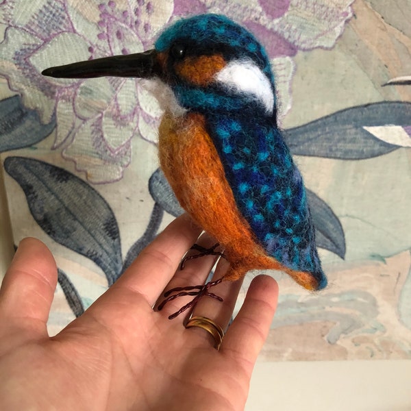 Video workshop tutorial and kit to make a needle felted kingfisher
