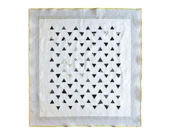 Minimal Triangles Quilt Pattern PDF Download - Einfaches Nähen für Anfänger Scrappy Quilting Designs für Baby-, Überwurf- und Zwillingsgrößen