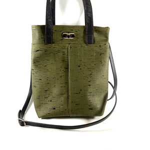 Elise/ Bolso cruzado Bolso de corcho Bolso hecho a mano Bolso ligero verde oliva Bolso cruzado Bolso duradero Único