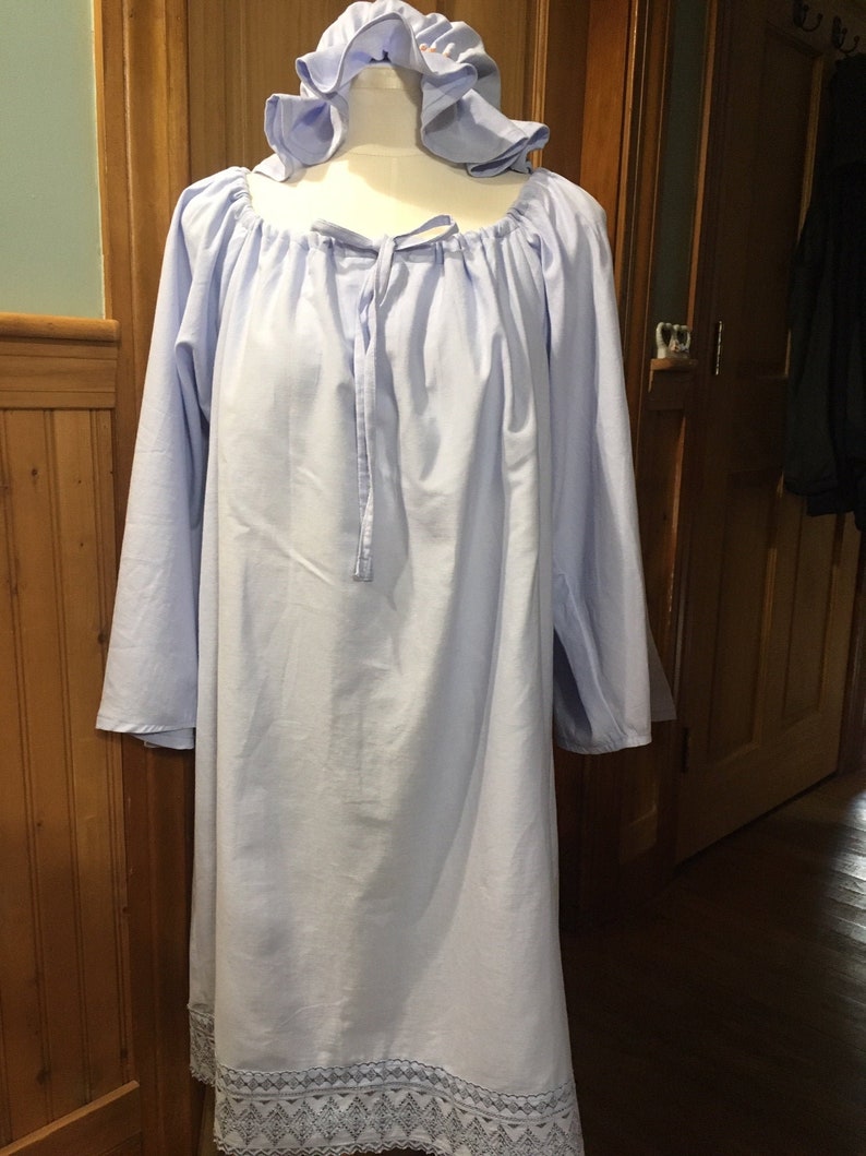 Misses Poet/'s Pajamas Size L in Ever-So-Soft 100/% Cotton with Intricate Laced Edge Hem Adjustable Peasant Neckline /& Bonus Sleep Bonnet!
