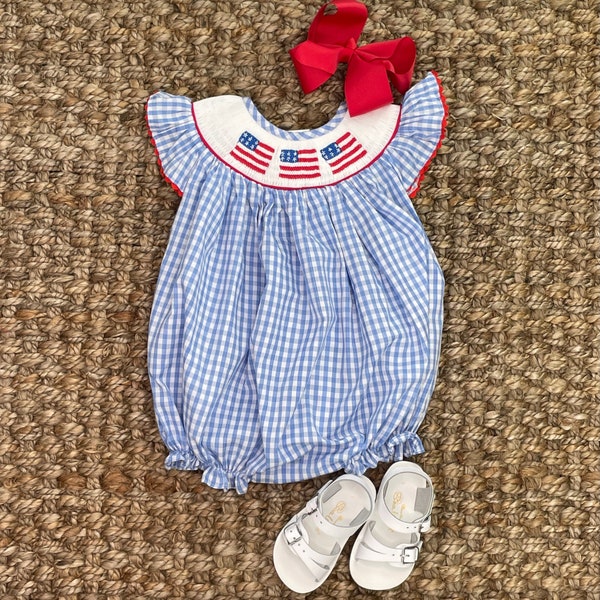 Vlag Gesmokte Girl's Bubble Romper in lichtblauwe gingham - Amerikaanse vlag, 4 juli, Memorial Day, Army Navy Marine Graduation, Baby Girl