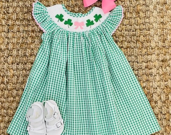 Bischof Kleid mit Kleeblatt & Schleife in Gingham - St. Patrick's Day, Bischof Stil, Flatterärmel, Baby Mädchen