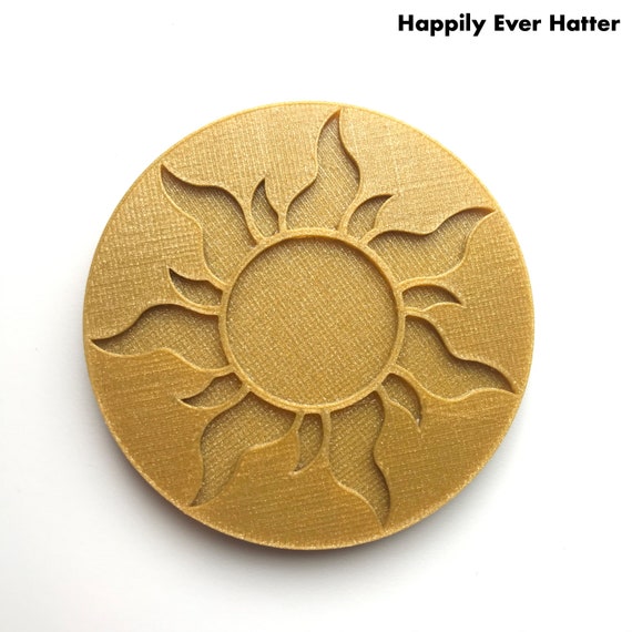 Rapunzel Tangled Sun Circle Gold Medallion Kingdom of Corona  display picture 2