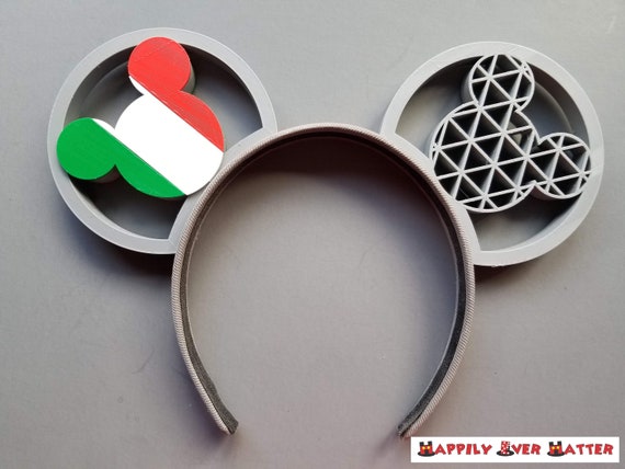 Italy Mickey Flag World Showcase and Epcot Spaceship Earth  display picture 3