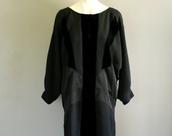 1980s Black Velvet Cocktail Dress - Size S/XS - Size 2/4