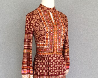 1970s - Mod Mid Century - Bohemian-  Nylon - Day Dress - by Leslie Fay - Estimated size S 4/6