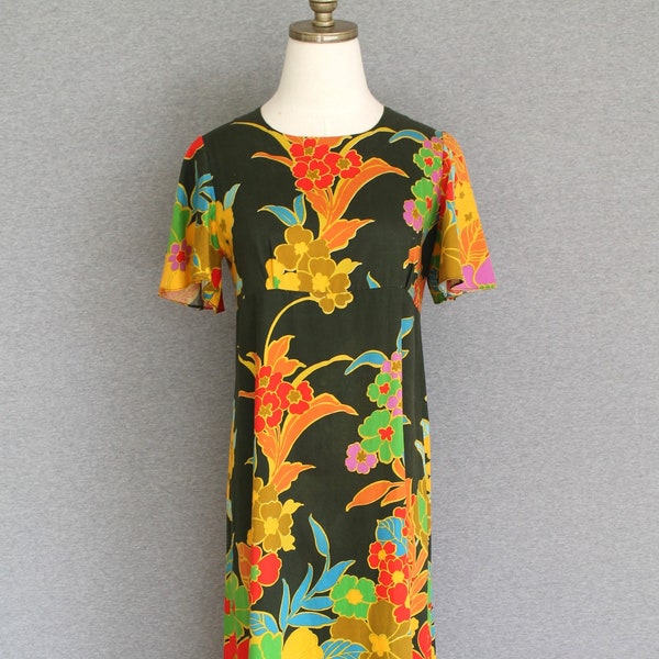 1970s - "Hawaiian Dress " - Cotton - Tiki - Luau Dress - Mumu - Estimated size M