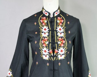 1960-70s - Embroidered Tunic - by Lily - Marked size S - Estimated size 4/6