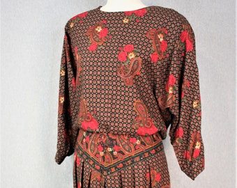 Années 1980-1990 - Imprimé Paisley Rouge - Corsage à bulles / Jupe ajustée / plissée - par REO - Taille marquée 12