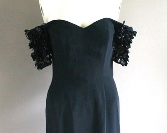 1980s Strapless Cocktail Dress - Sweetheart Neckline - Black Sequin Wiggle Dress - Little Black Dress - Size 4
