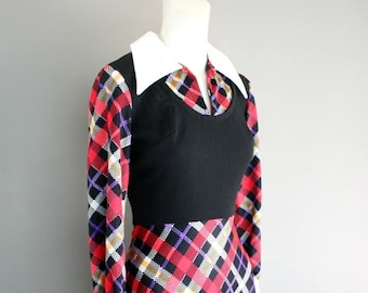 Every day I&#39;m Hustle&#39;n - 1970 - Mod Retro Maxi - Midi - Plaid - Hollywood Regency - by Vicky Vaughn