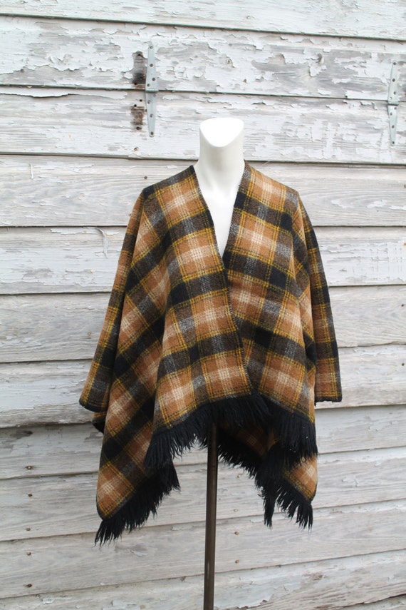 1960s, 1970s - Retro Plaid Fringe Poncho - Mid Cen