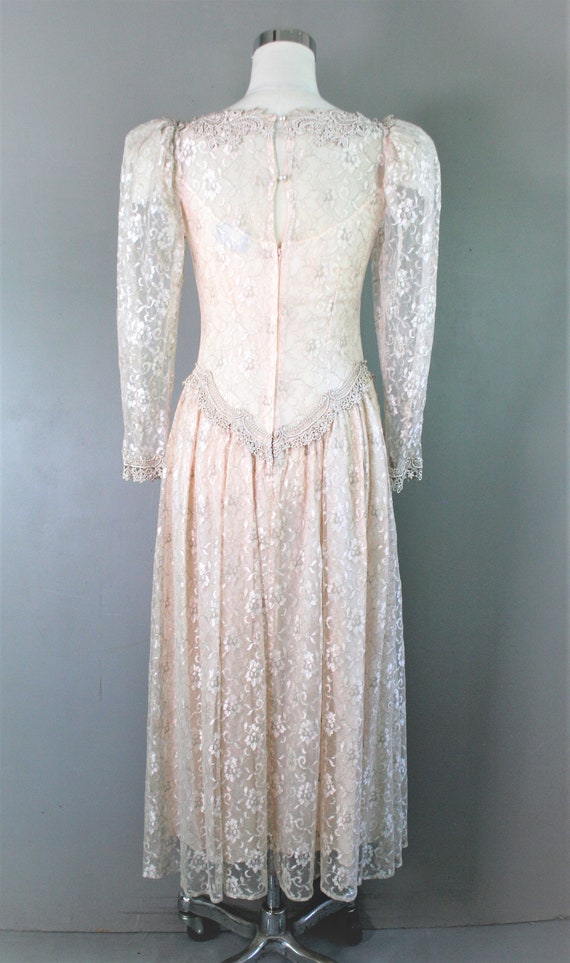 Yesterday - 1980 -  Victorian Inspired - Blushing… - image 4