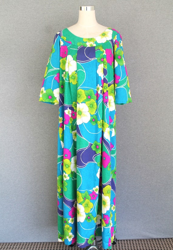 1970s- MuMu - Kaftan - Luau - Beach Party - Tiki T