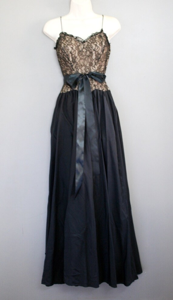chinese dress ladies 1960s Nude Illusion Lace Ruffled Dress