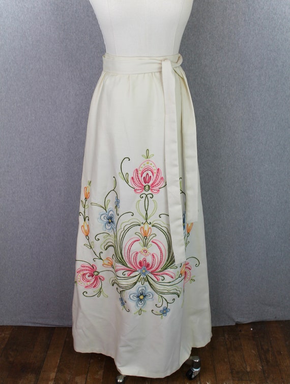 1950s-60s Chain Stitch Wrap Skirt - Embroidered M… - image 2