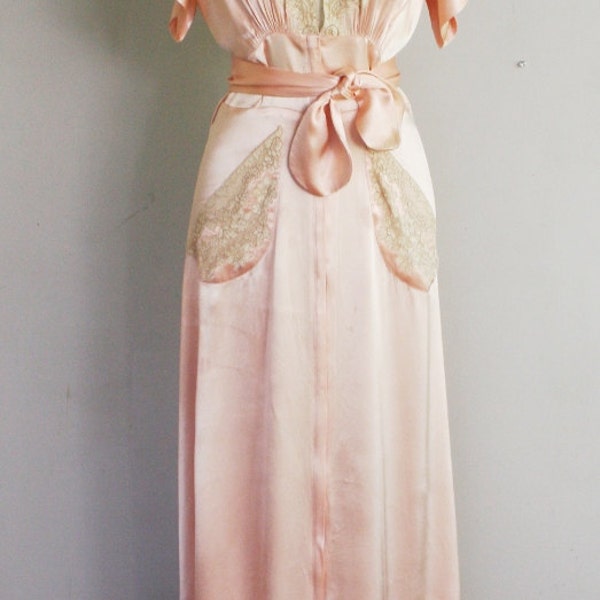 Live'n like Gatsby - 1920-30-40s - Bias Cut -  Satin Robe by Kamore