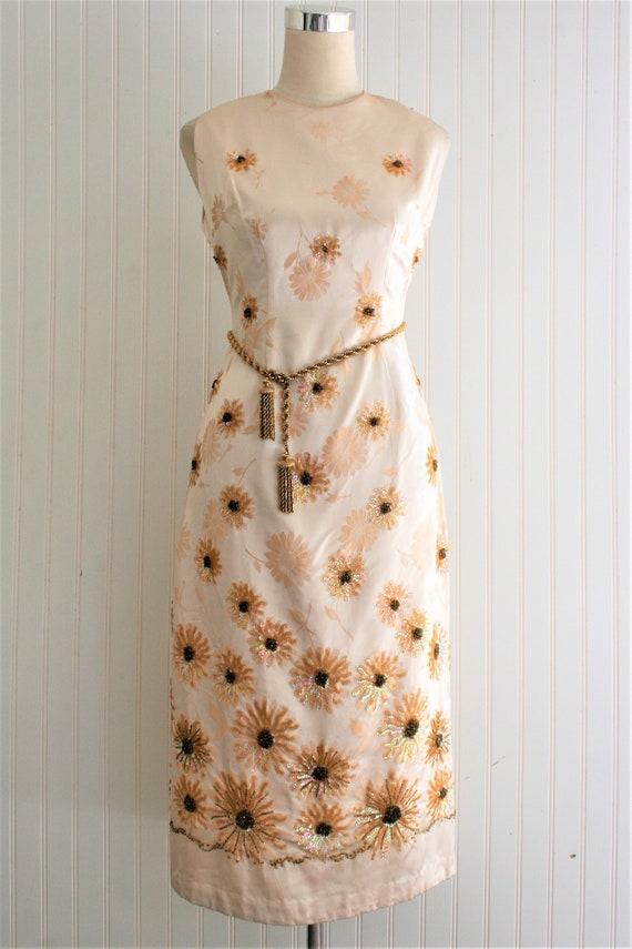 1950-60s - Beaded - Floral - Wiggle Dress - Pin Up