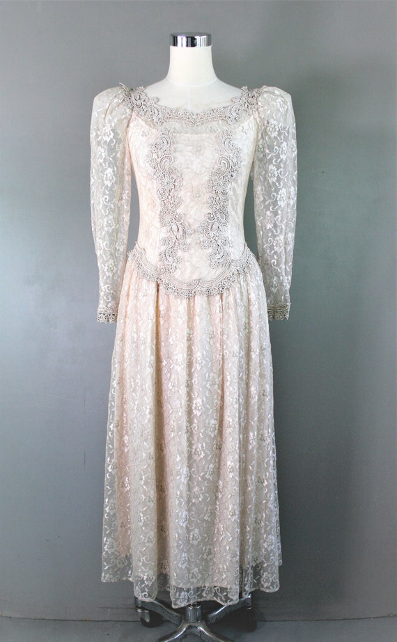 Yesterday - 1980 -  Victorian Inspired - Blushing… - image 1