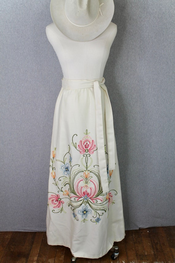 1950s-60s Chain Stitch Wrap Skirt - Embroidered M… - image 1