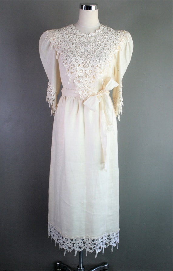 1980's - Puff Sleeve - Short Wedding Dress  - Circ