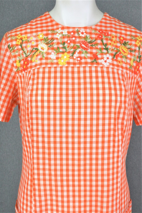 1960s - Gingham - Embroidered - Shift - Estimated 